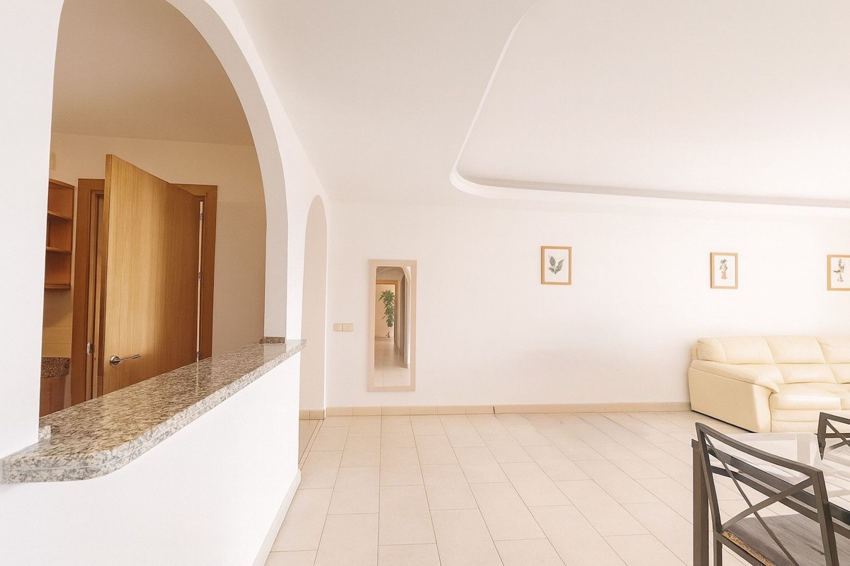 2 bedroom Apartments for sale in Los Arqueros – R5191534