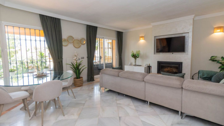 3 bedroom Semi-detached for sale in Riviera del Sol – R5058526 in 