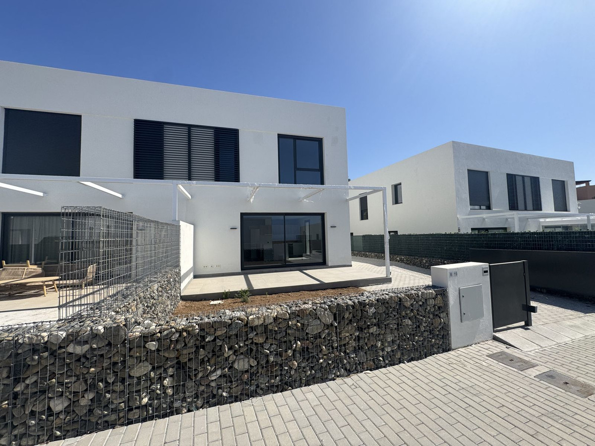 4 bedroom Townhouses for sale in Riviera del Sol – R5177182 4 bedroom Townhouses for sale in Riviera del Sol – R5177182
