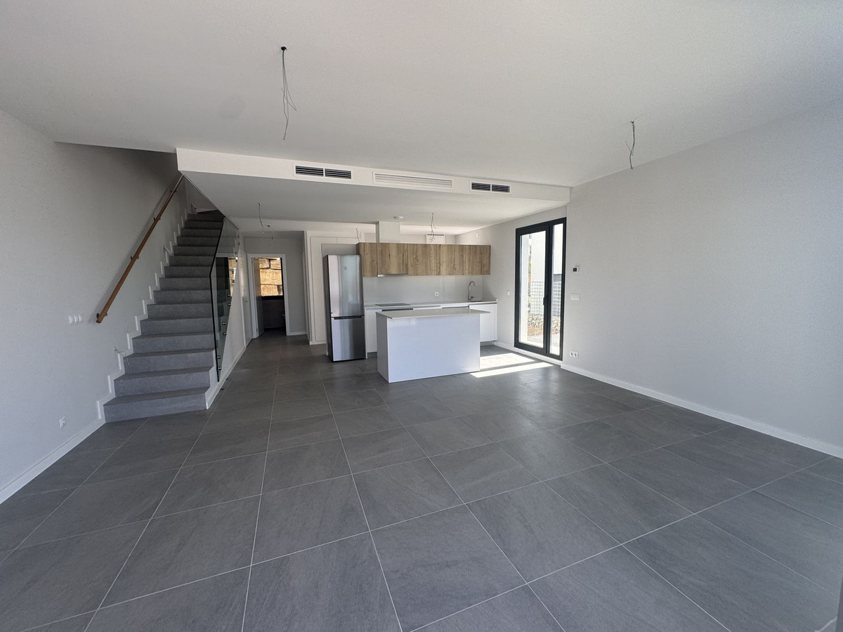 4 bedroom Townhouses for sale in Riviera del Sol – R5177182 4 bedroom Townhouses for sale in Riviera del Sol – R5177182