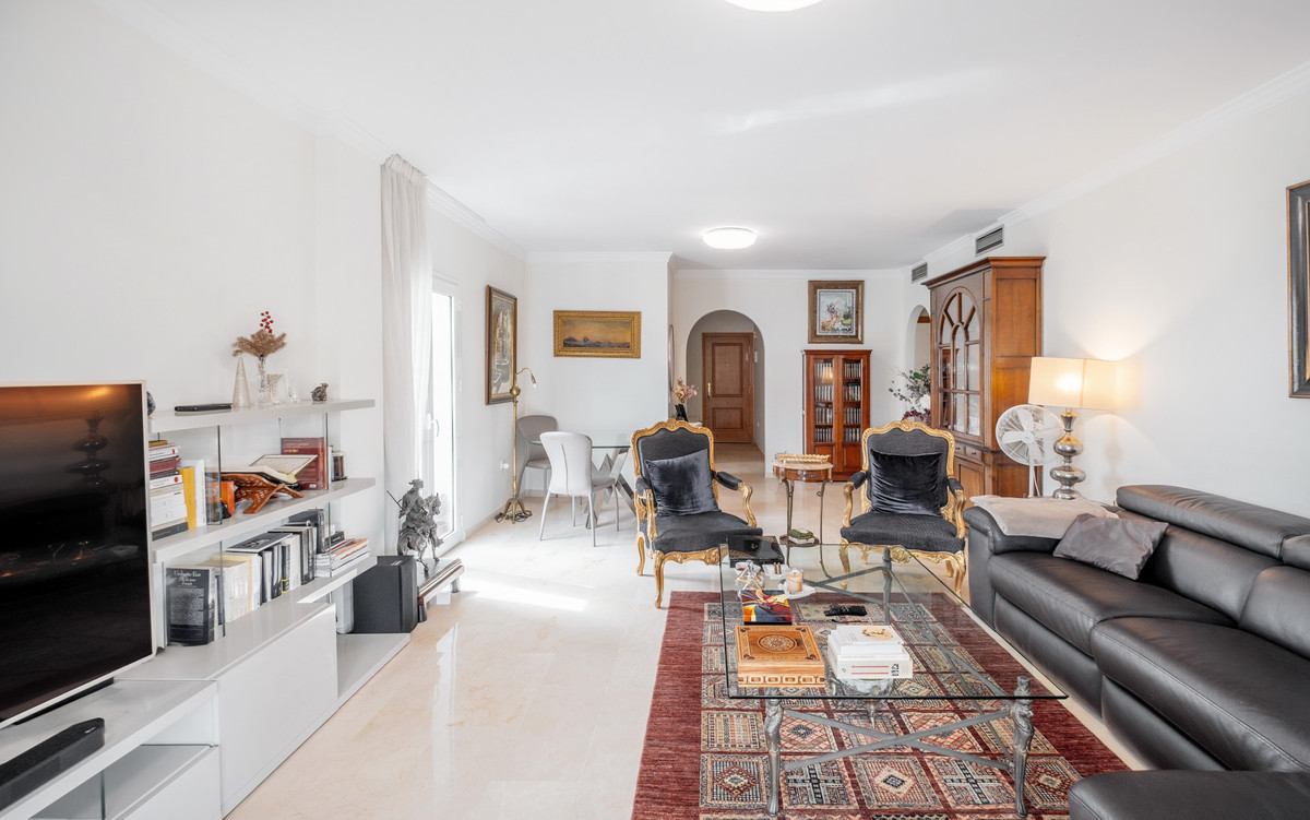 3 bedroom Apartments for sale in Milla de Oro – R5182621