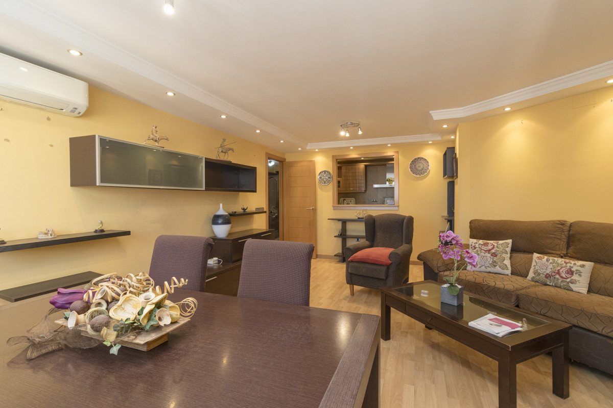 1 bedroom Apartments for sale in Marbella – R5156593