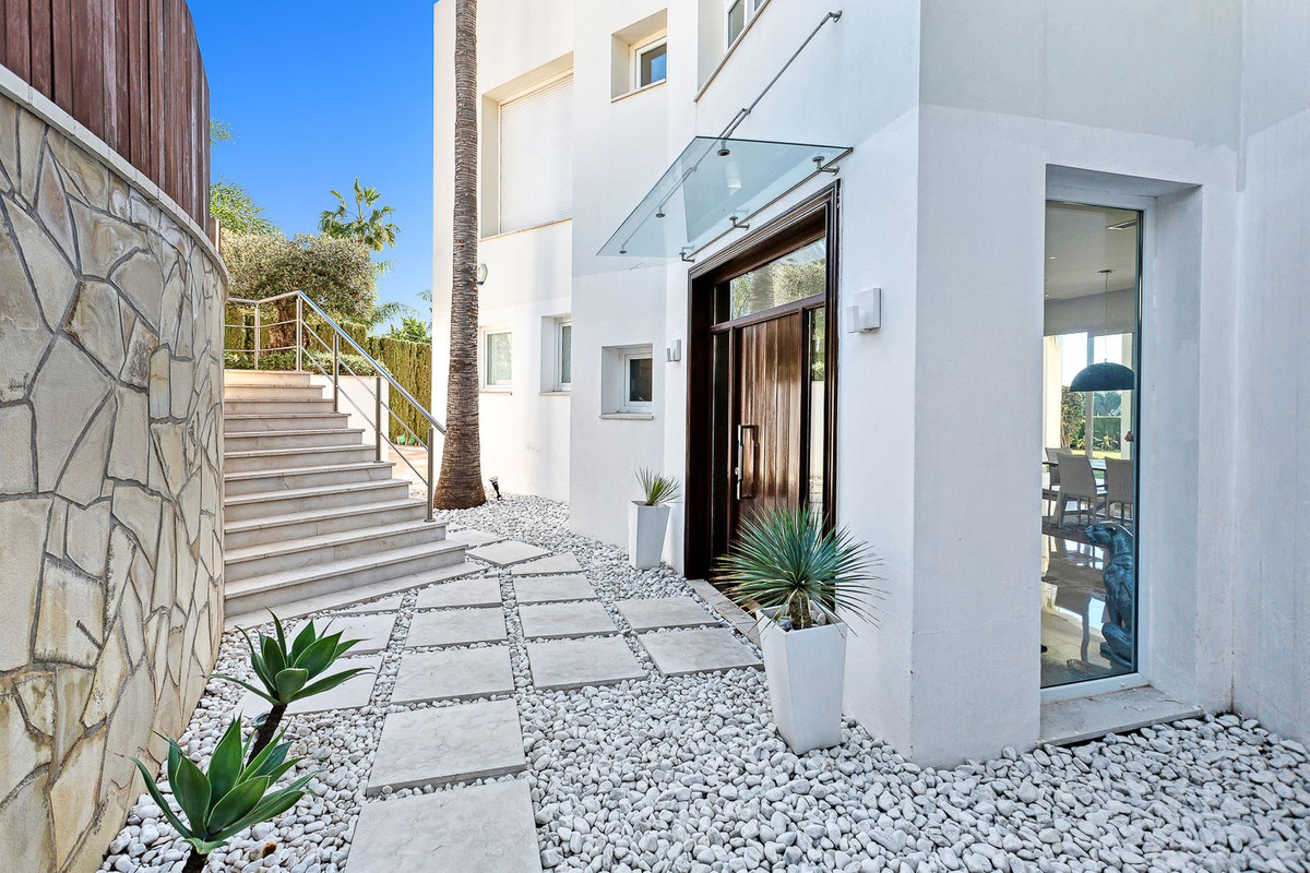 Villas de 4 dormitorios en venta en El Rosario – R5198476