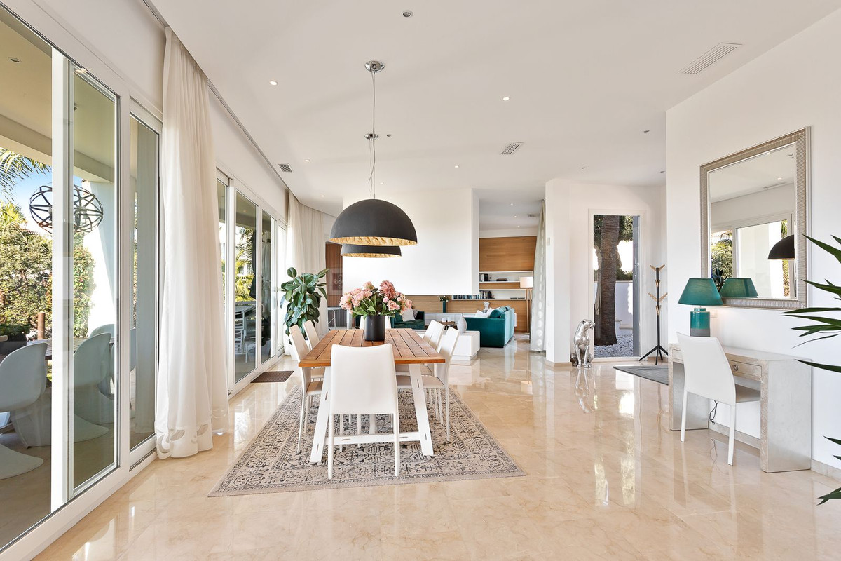Villas de 4 dormitorios en venta en El Rosario – R5198476