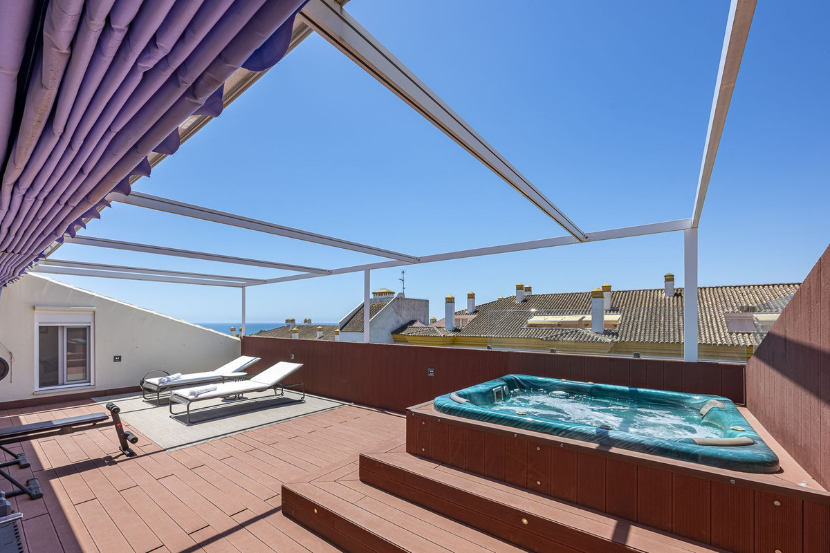 Apartamentos de 4 dormitorios en venta en Milla de Oro – R5110753