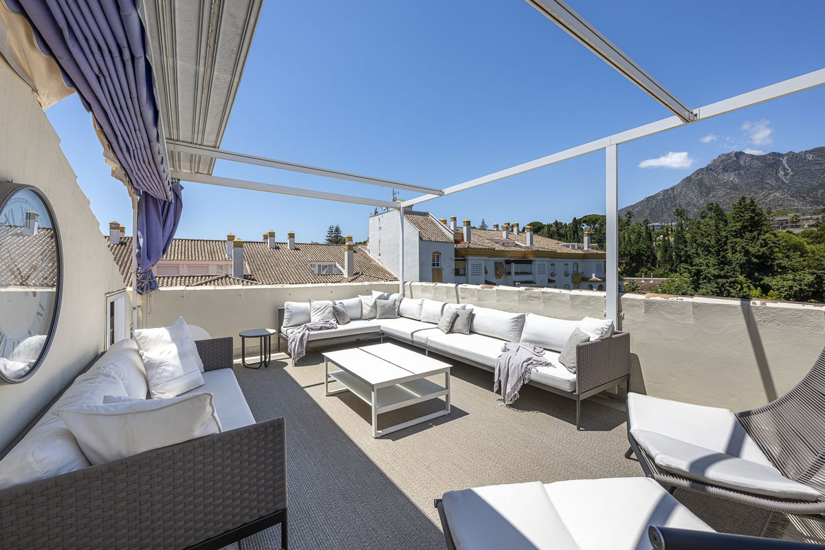 Apartamentos de 4 dormitorios en venta en Milla de Oro – R5110753