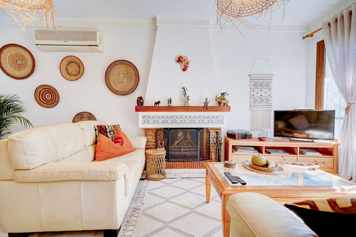 4 bedroom Villas for sale in Calahonda – R5008273