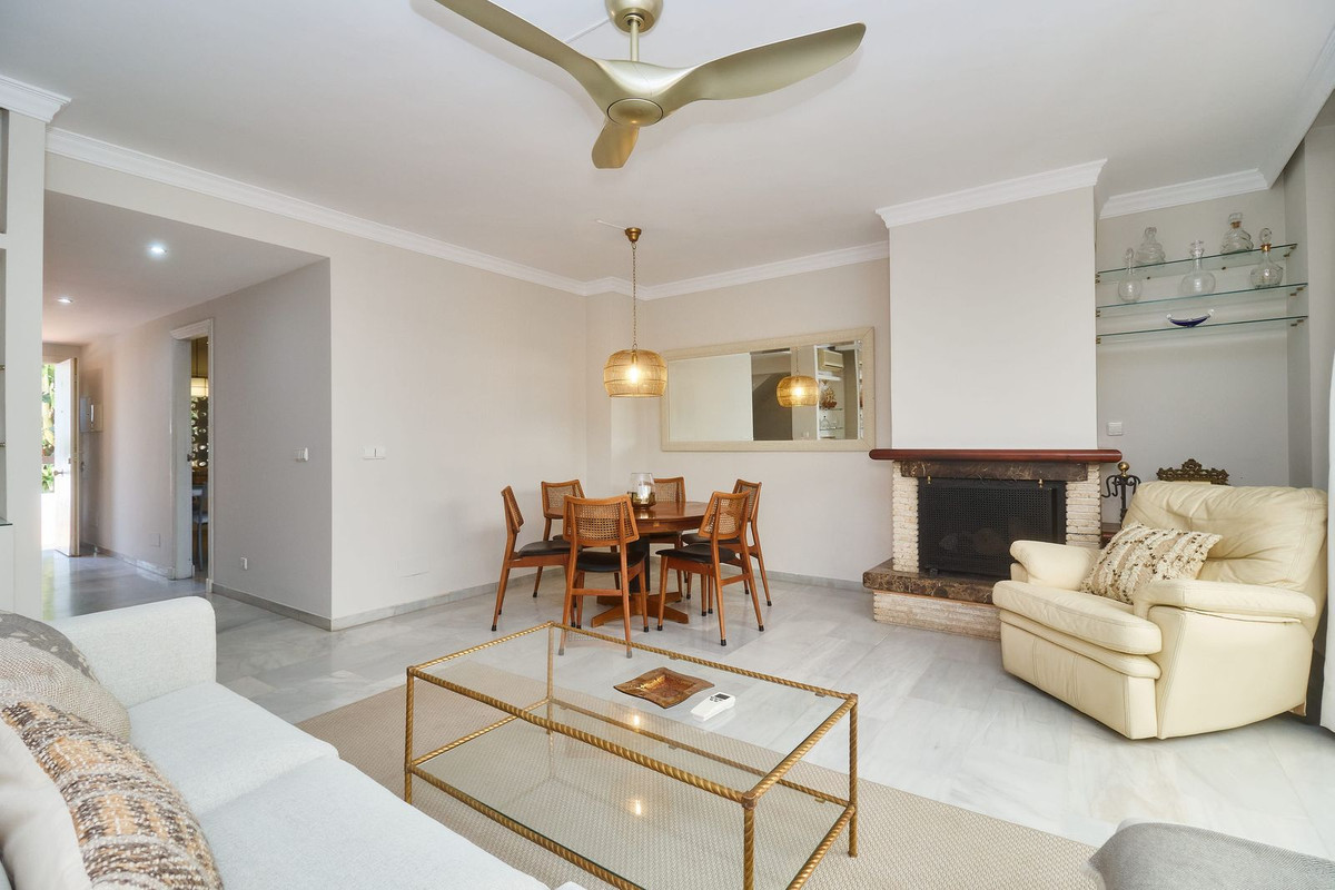 3 bedroom Townhouses for sale in Milla de Oro – R5201782