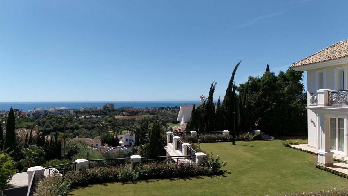 4 bedroom Villas for sale in El Rosario – R5180743