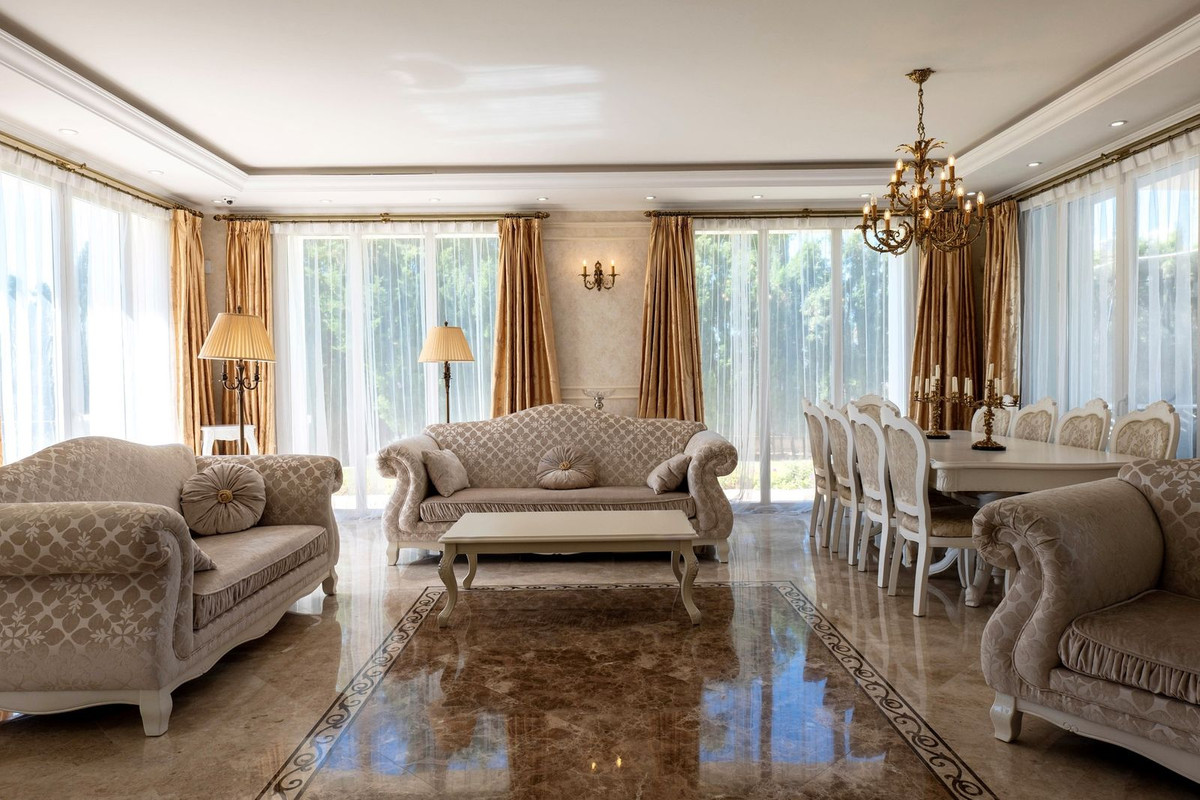 4 bedroom Villas for sale in El Rosario – R5180743
