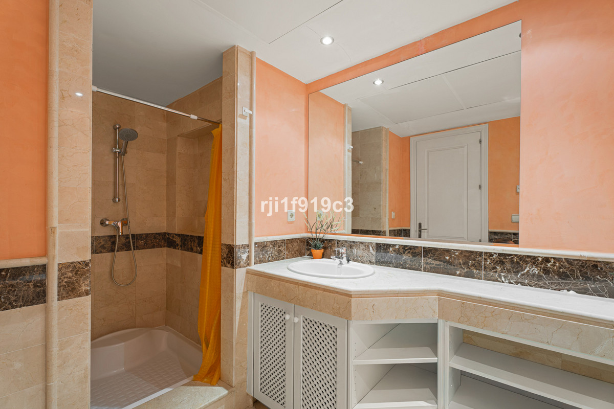 2 bedroom Apartments for sale in Elviria Hills – R5169823