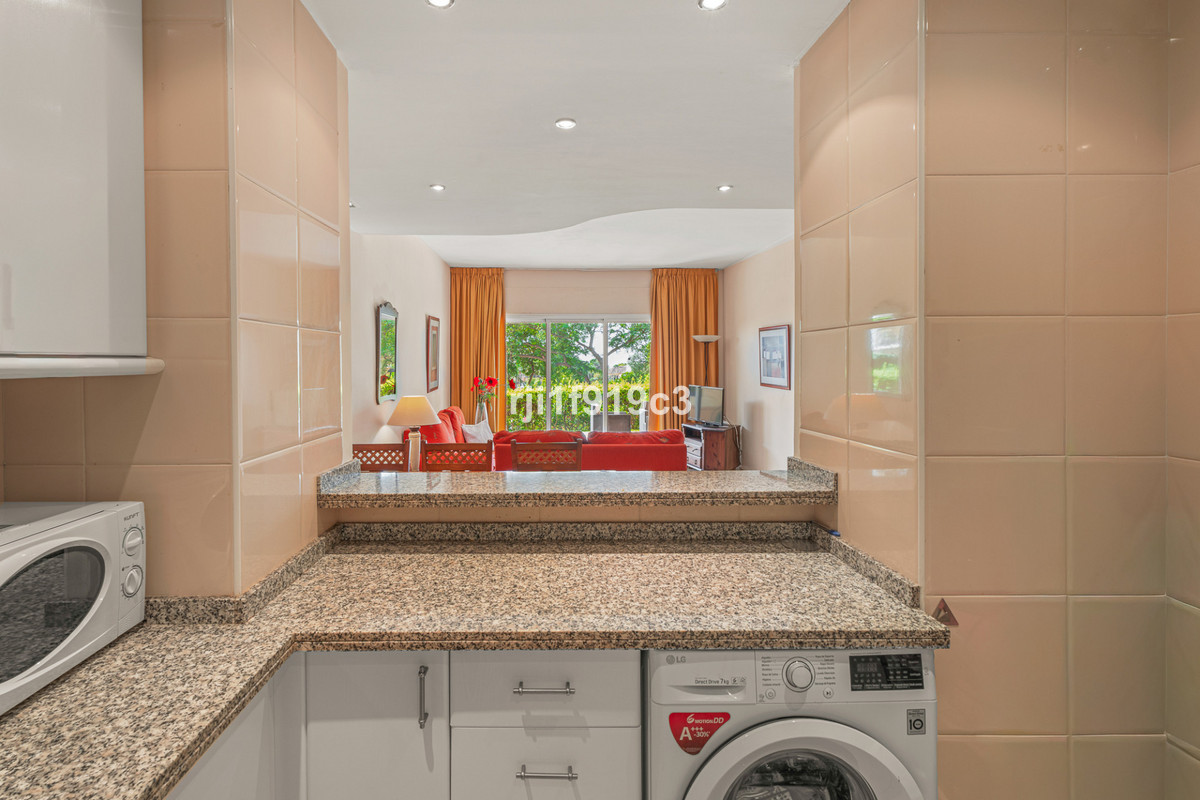 2 bedroom Apartments for sale in Elviria Hills – R5169823
