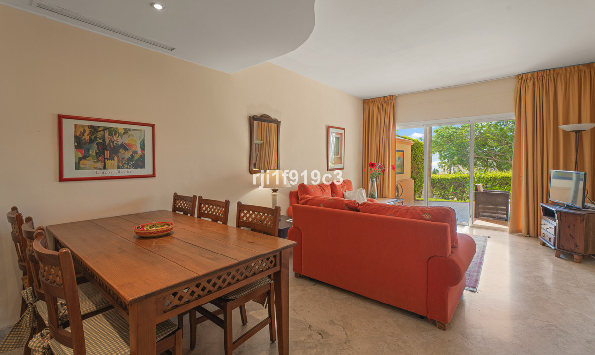 2 bedroom Apartments for sale in Elviria Hills – R5169823