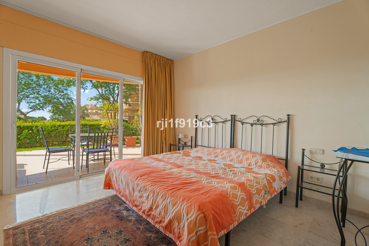 2 bedroom Apartments for sale in Elviria Hills – R5169823