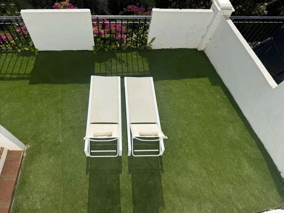 2 bedroom Apartments for sale in Altos de los Monteros – R5043781