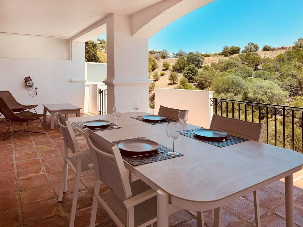 2 bedroom Apartments for sale in Altos de los Monteros – R5043781
