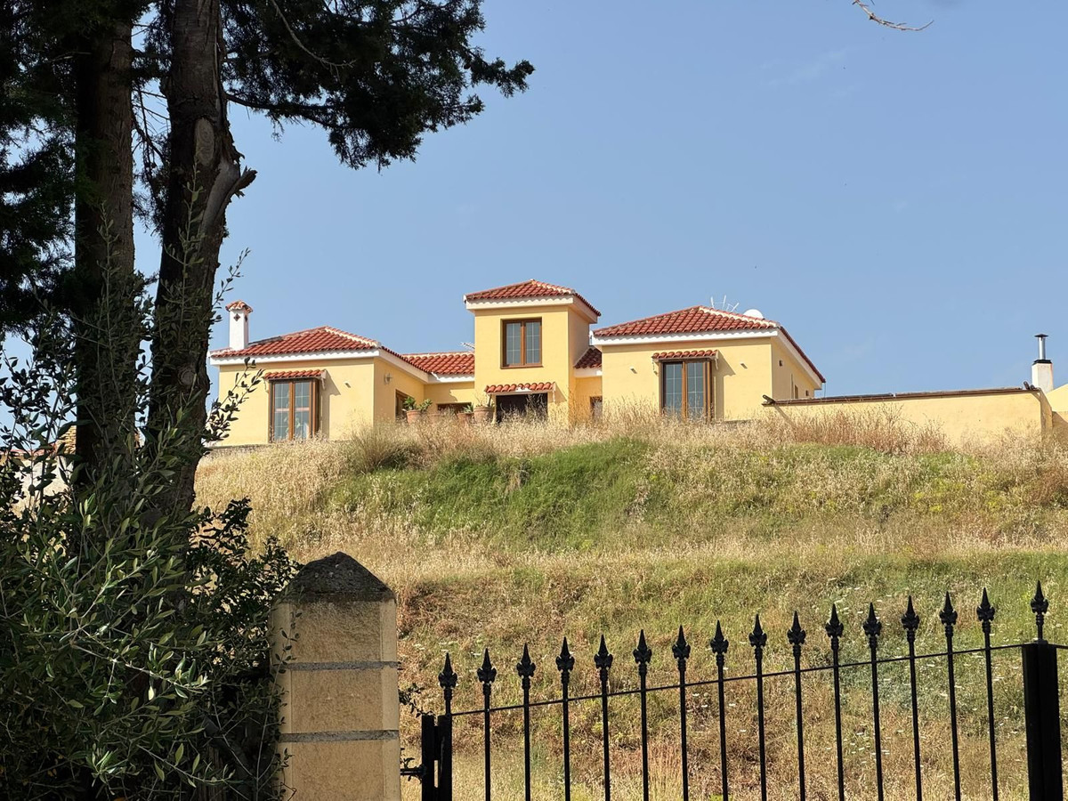 Villas de 4 dormitorios en venta en Mijas – R5120755