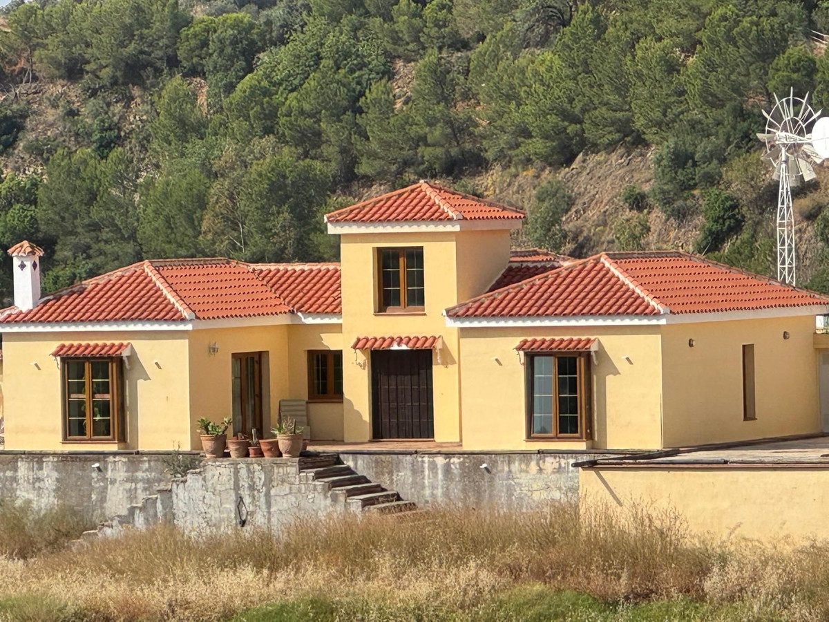 Villas de 4 dormitorios en venta en Mijas – R5120755