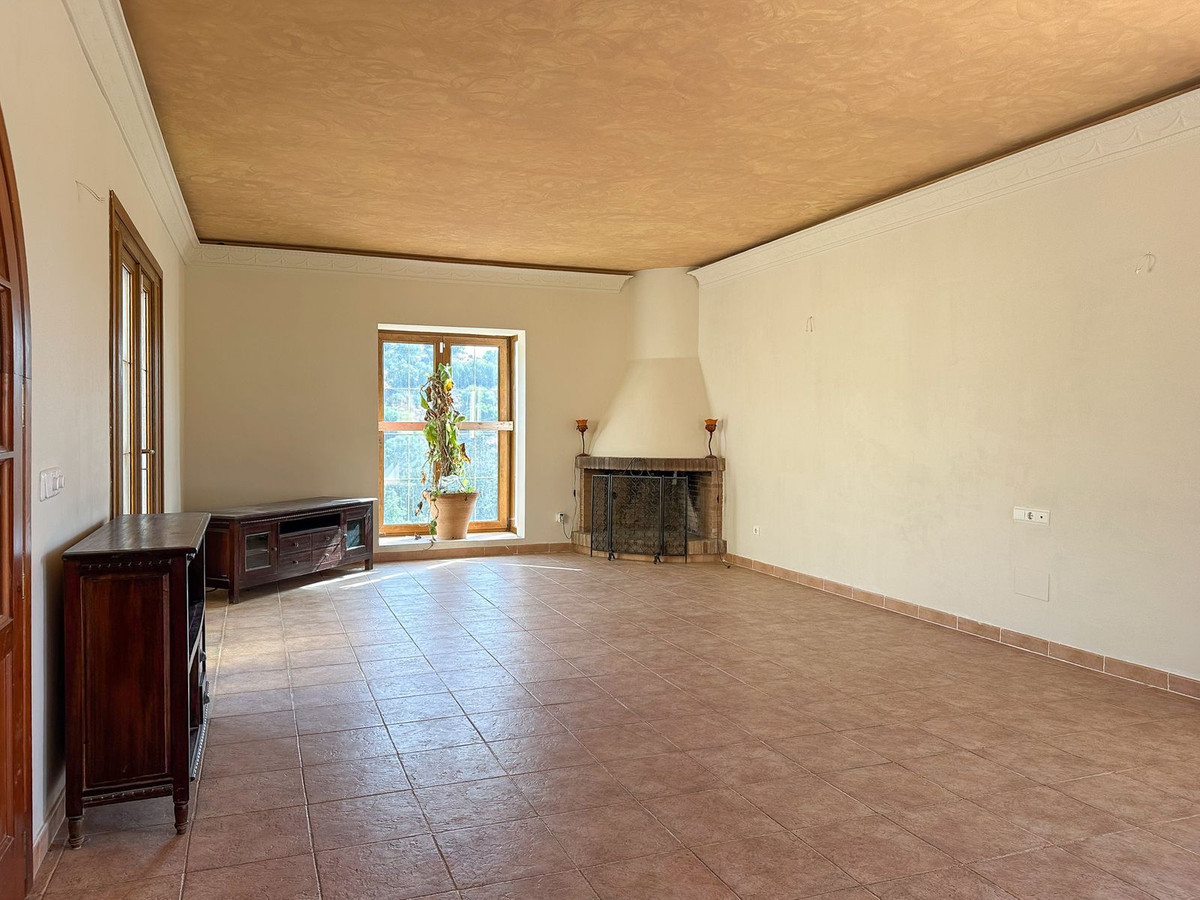 Villas de 4 dormitorios en venta en Mijas – R5120755