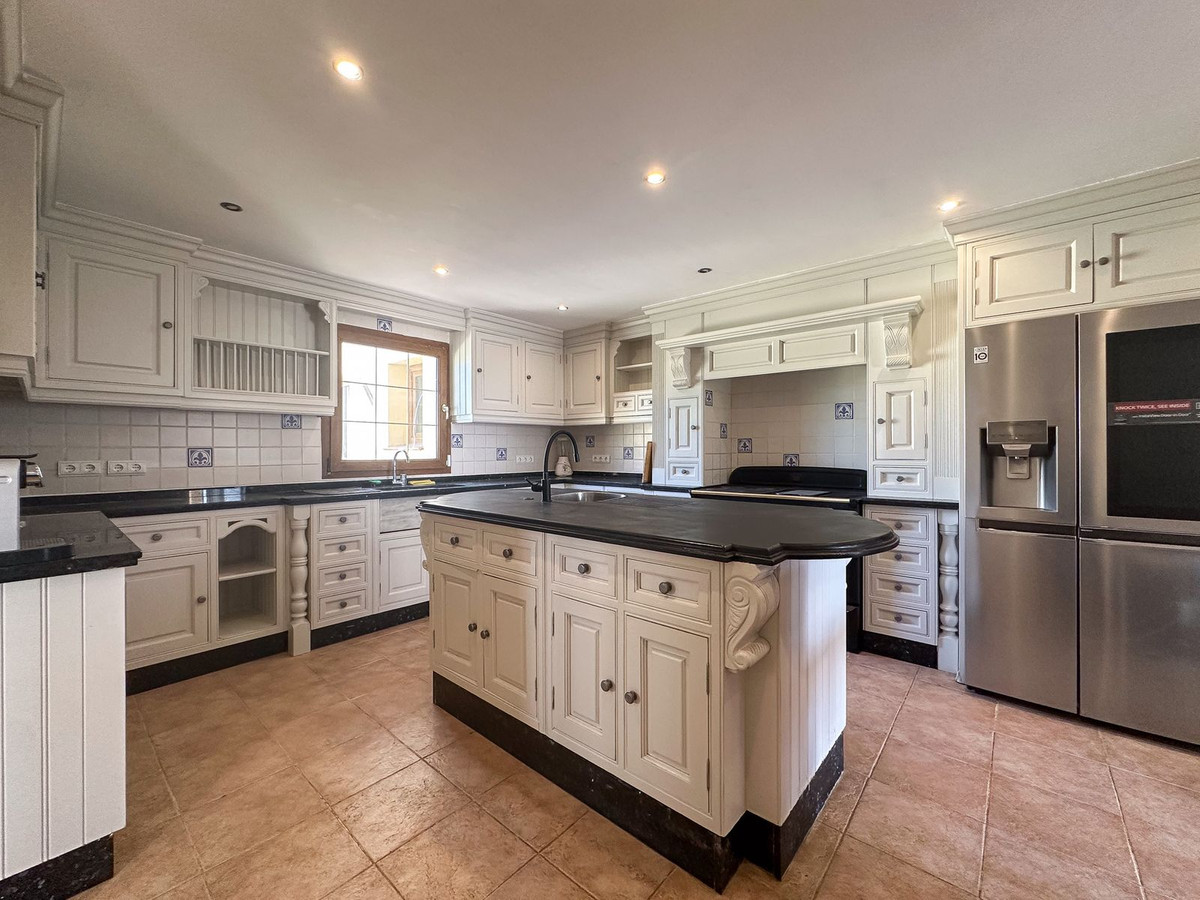 Villas de 4 dormitorios en venta en Mijas – R5120755