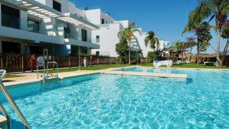 2 bedroom Apartments for sale in La Cala de Mijas – R5135806