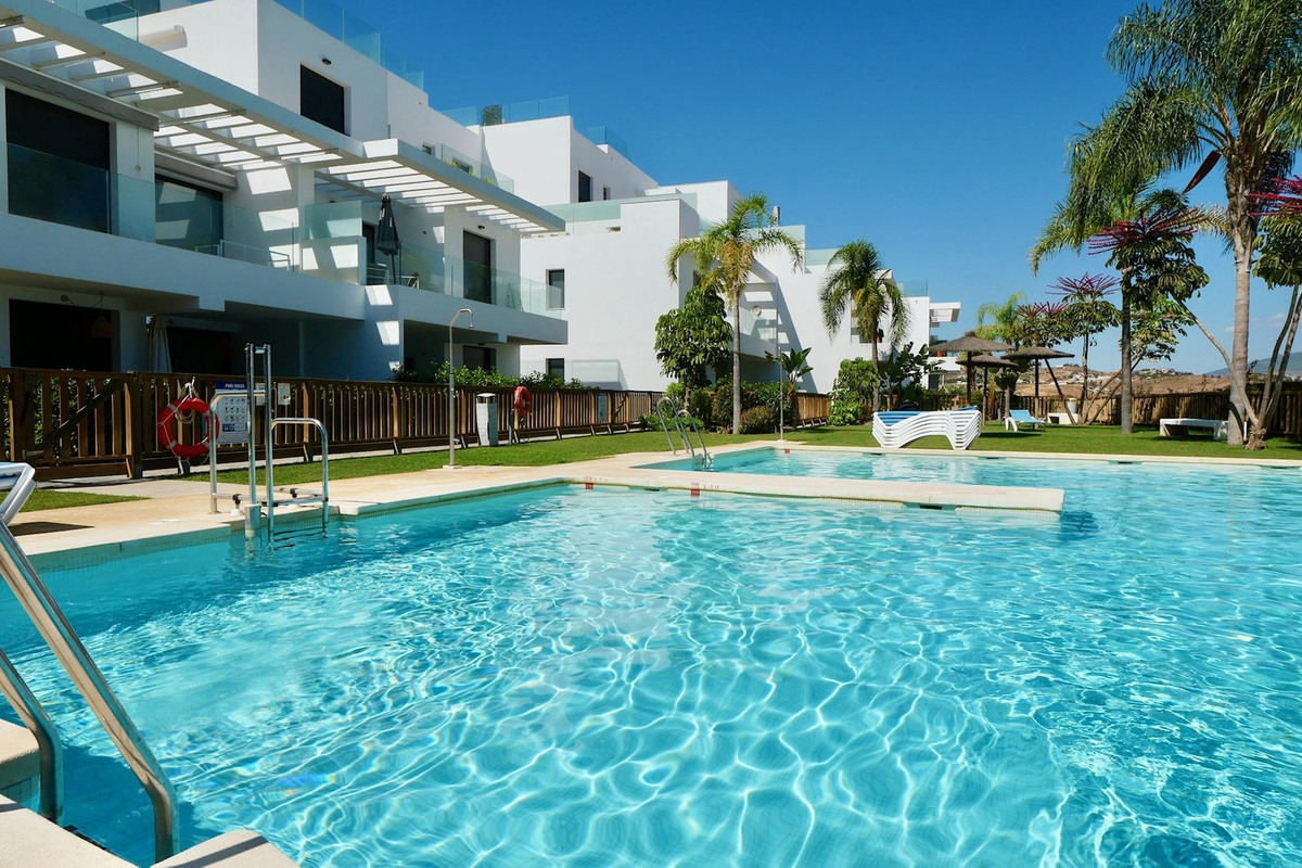 2 bedroom Apartments for sale in La Cala de Mijas – R5135806