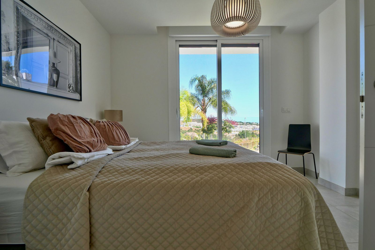 2 bedroom Apartments for sale in La Cala de Mijas – R5135806