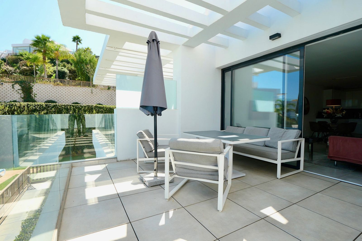 2 bedroom Apartments for sale in La Cala de Mijas – R5135806