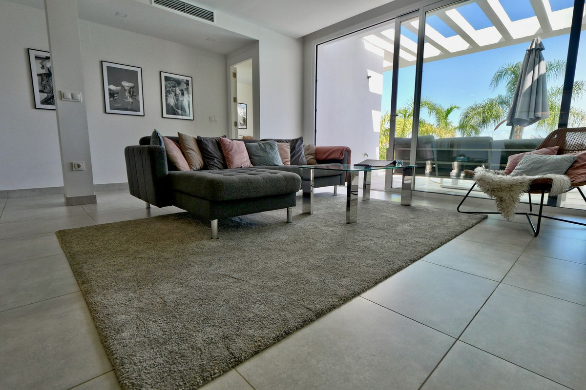 2 bedroom Apartments for sale in La Cala de Mijas – R5135806