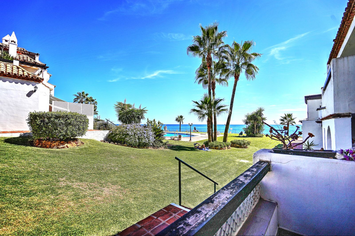 Apartamentos de 2 dormitorios en venta en Calahonda – R5159590