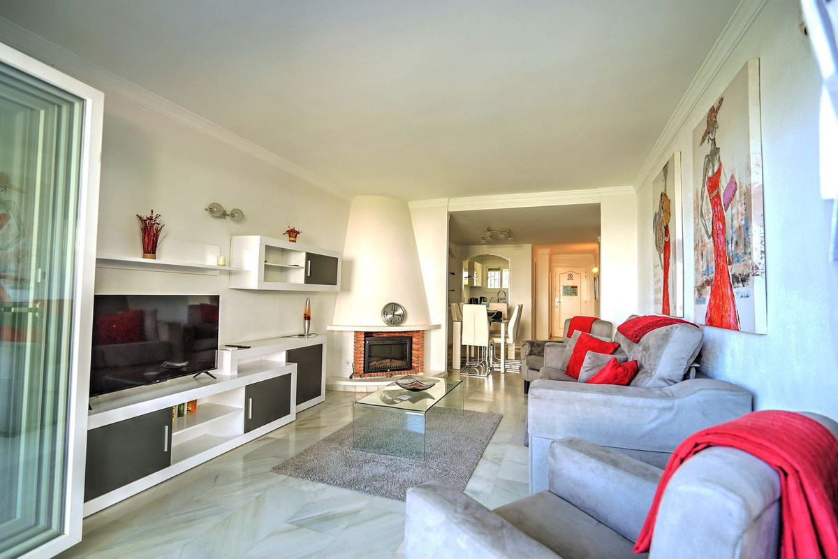 Apartamentos de 2 dormitorios en venta en Calahonda – R5159590