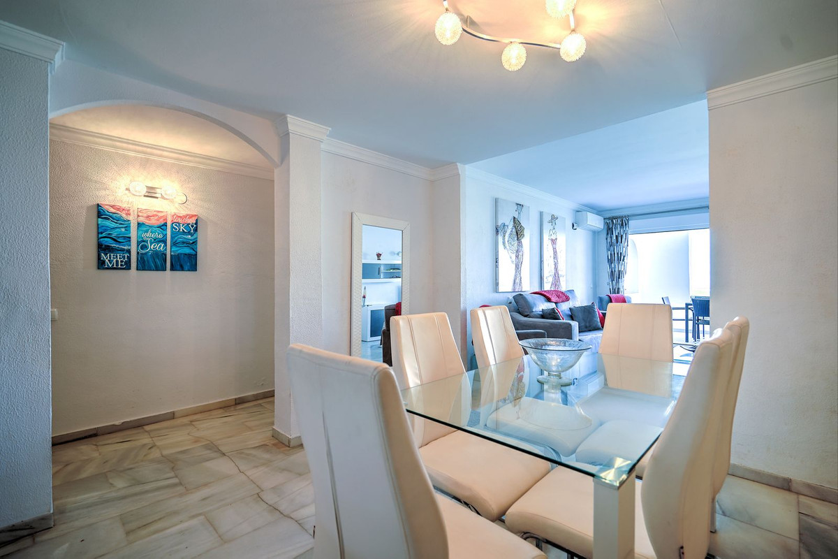 Apartamentos de 2 dormitorios en venta en Calahonda – R5159590
