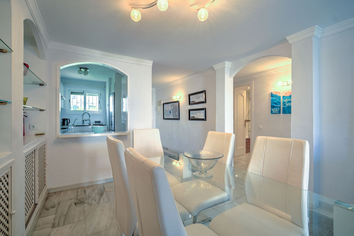 Apartamentos de 2 dormitorios en venta en Calahonda – R5159590