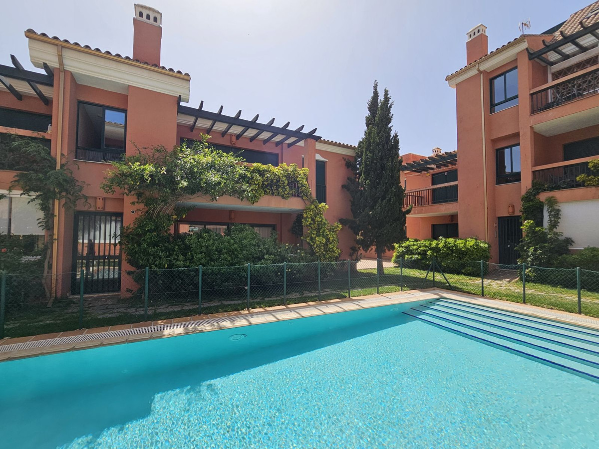 2 bedroom Apartments for sale in Marbesa – R5034091