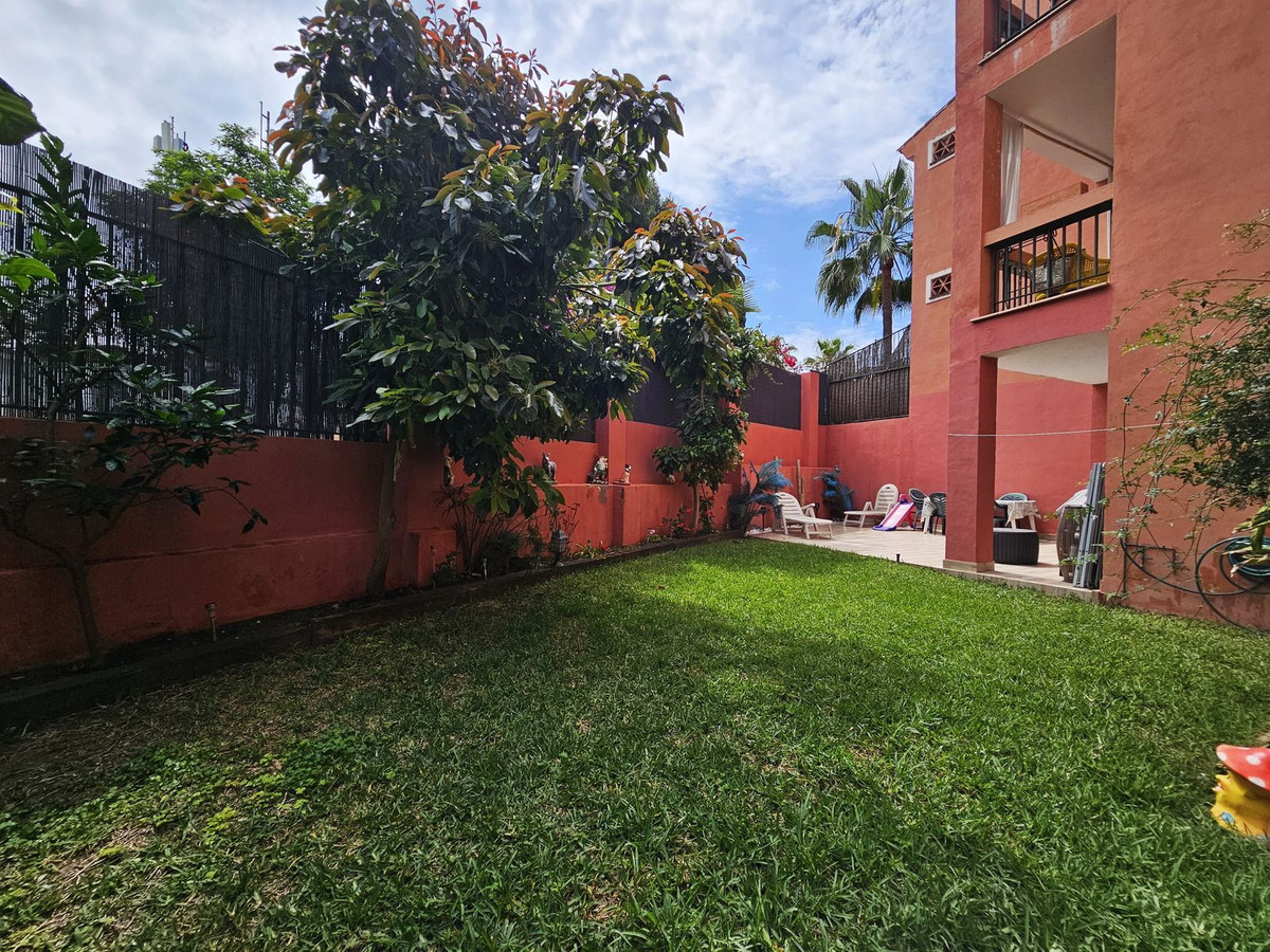 2 bedroom Apartments for sale in Marbesa – R5034091