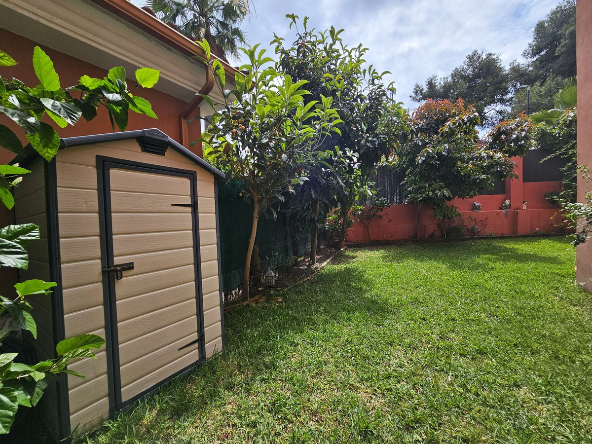 2 bedroom Apartments for sale in Marbesa – R5034091