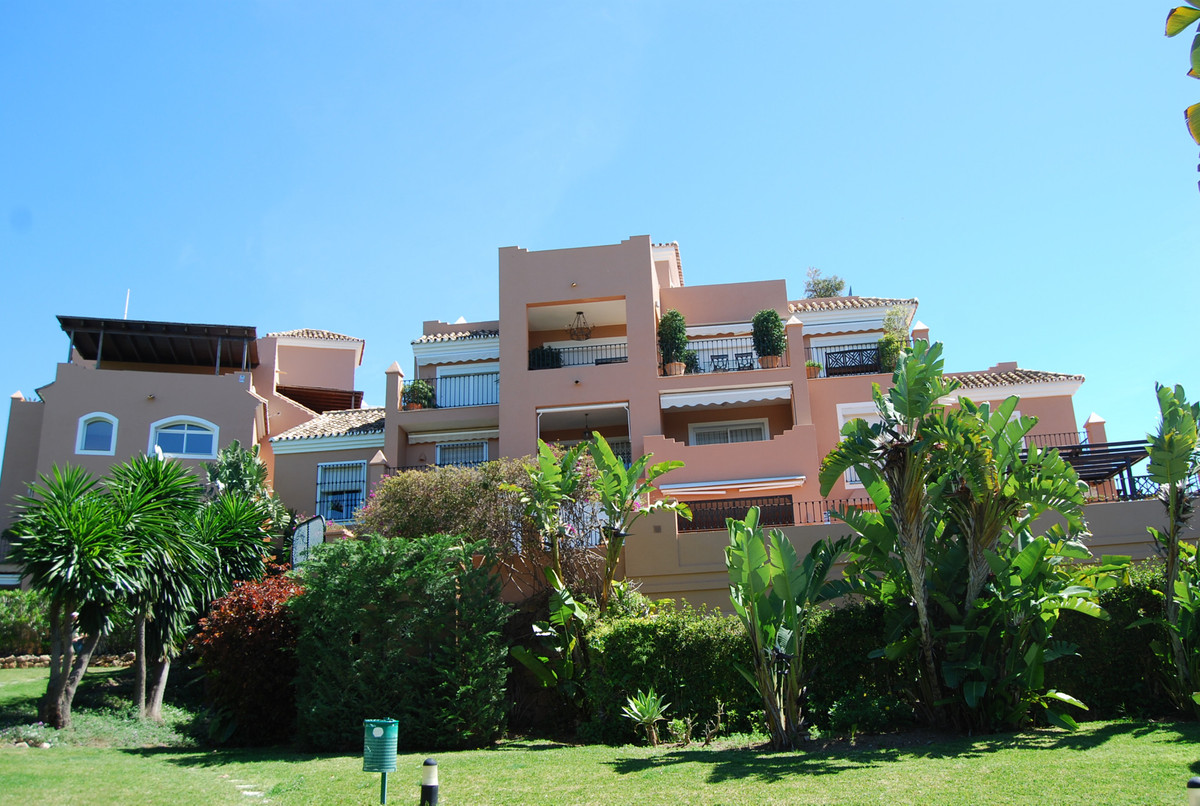 4 bedroom Apartments for sale in Guadalmina Alta – R5135602