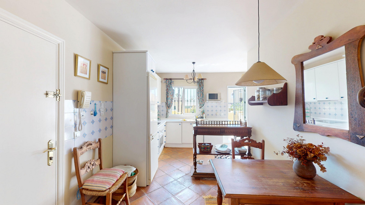 4 bedroom Apartments for sale in Guadalmina Alta – R5135602