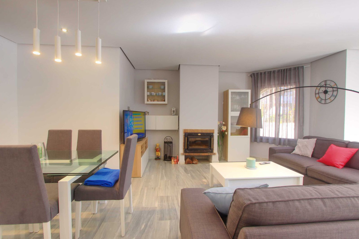 3 bedroom Apartments for sale in Elviria – R5176786
