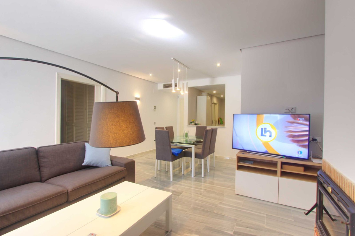 3 bedroom Apartments for sale in Elviria – R5176786