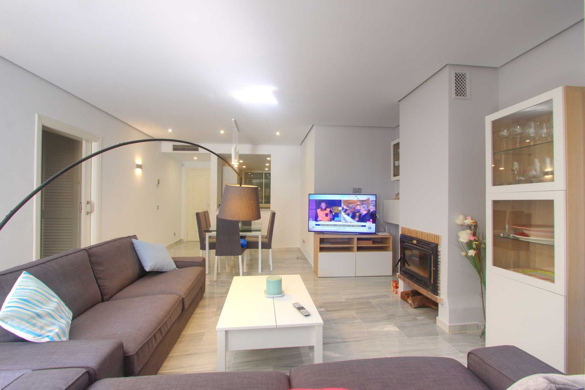 3 bedroom Apartments for sale in Elviria – R5176786