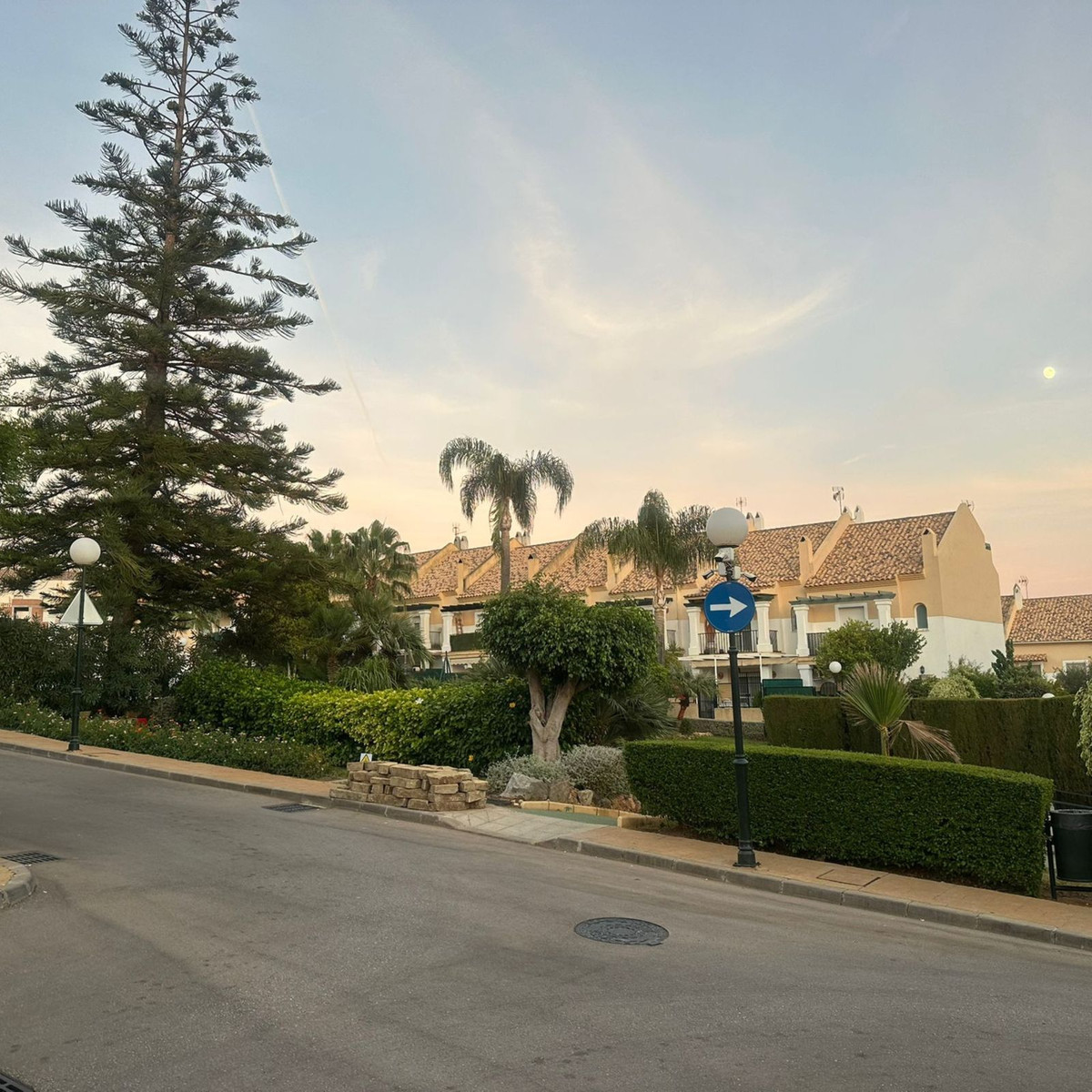 Adosados de 5 dormitorios en venta en Marbella – R5194267