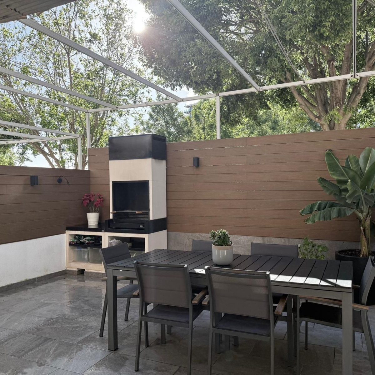 Adosados de 5 dormitorios en venta en Marbella – R5194267