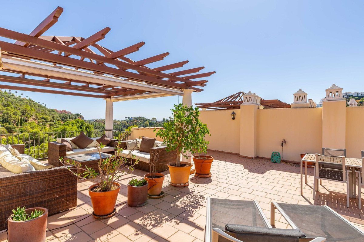 2 bedroom Apartments for sale in Los Arqueros – R5186851