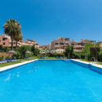 Apartamentos de 3 dormitorios en venta en Elviria – R4988023