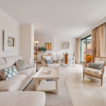 Apartamentos de 3 dormitorios en venta en Elviria – R4988023