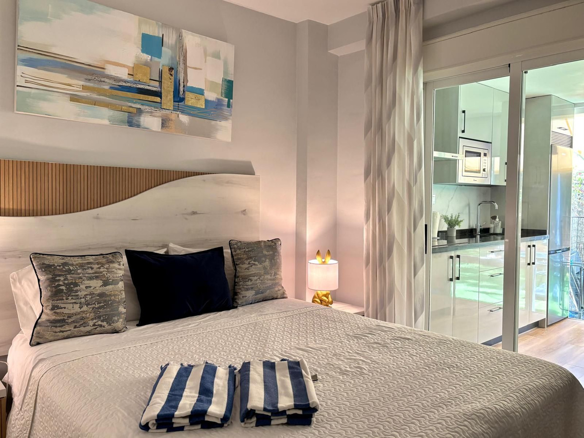 Apartamentos de 2 dormitorios en venta en Calahonda – R5176789