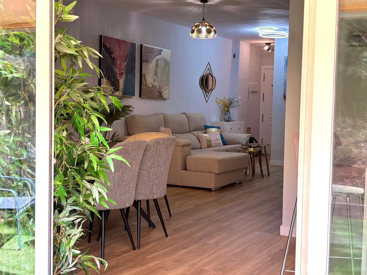 Apartamentos de 2 dormitorios en venta en Calahonda – R5176789