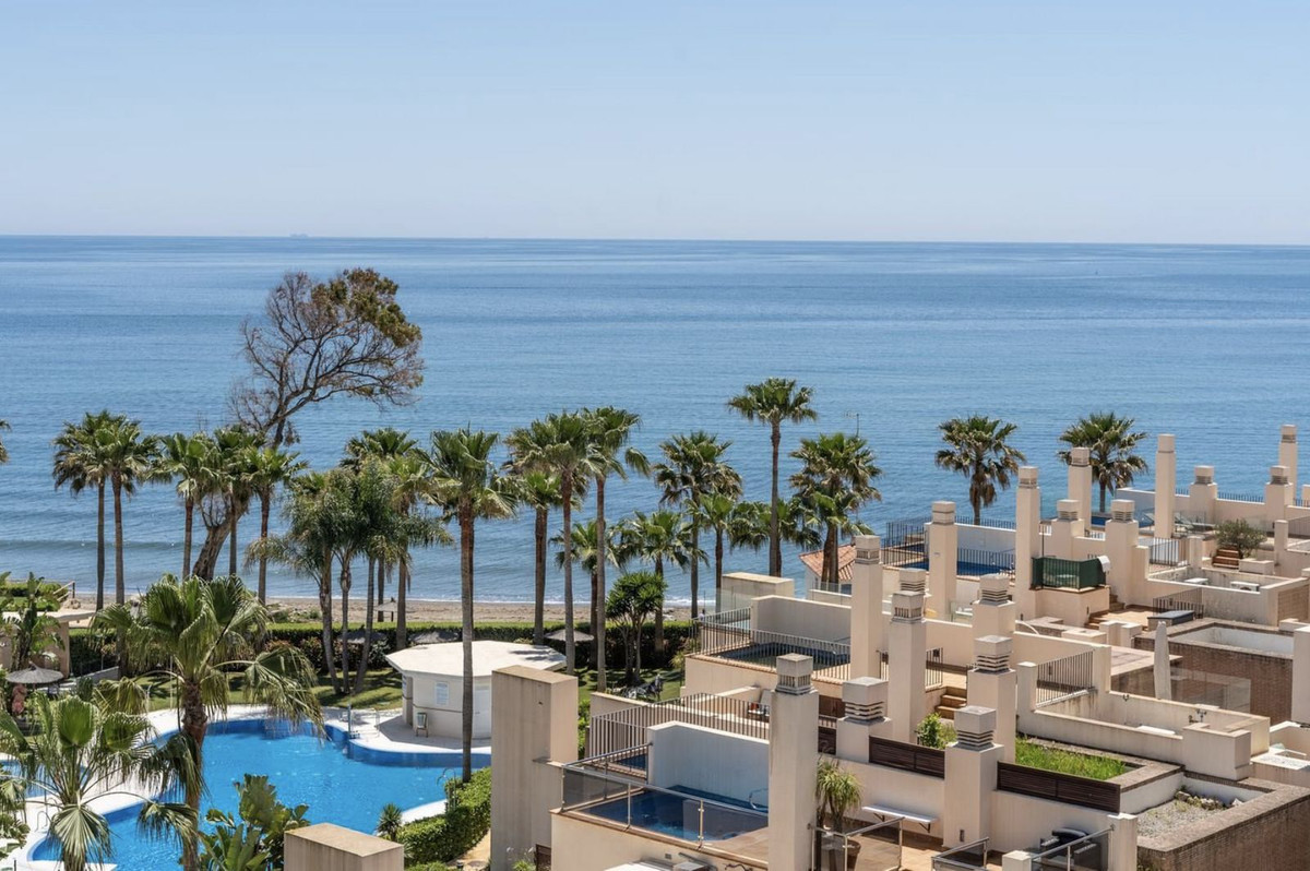 Apartamentos de 2 dormitorios en venta en Nueva Milla de Oro – R4750420