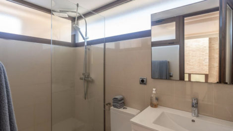 Apartamentos de 2 dormitorios en venta en Nueva Milla de Oro – R4750420